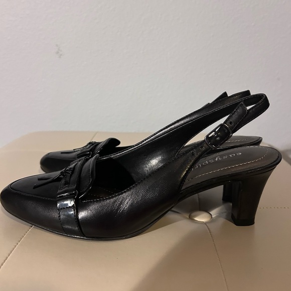 Easy Spirit Black Leather Heel with Sling Back Strap, Size 5.5. New in a box. - Picture 4 of 6